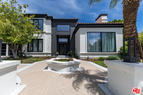 $5,300,000 | 5474 Amber Circle, Calabasas, CA 91302