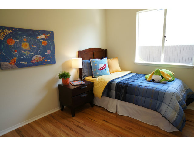 808 Sonia Way Mountain View, CA 94040 - Photo 11 of 13