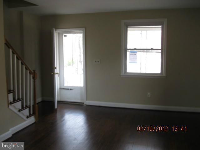 3717 Raspe Avenue Baltimore, MD 21206 - Photo 3 of 9 Living Room