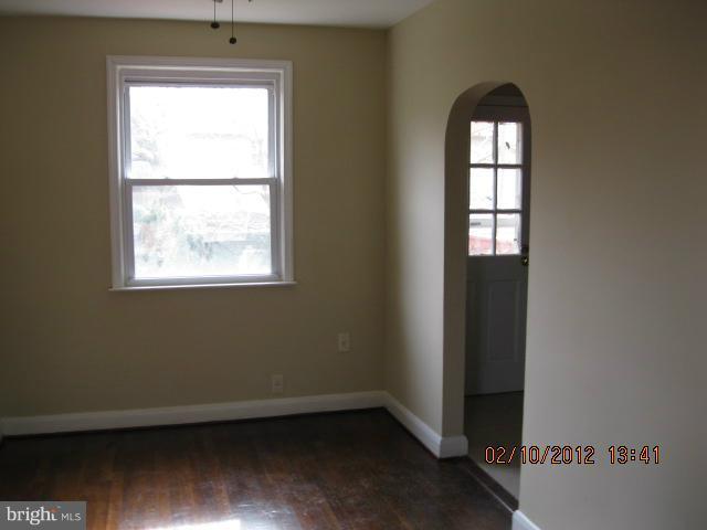 3717 Raspe Avenue Baltimore, MD 21206 - Photo 8 of 9 Living Room