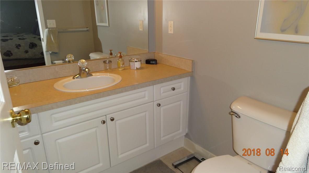 3576 Tremonte Circle Rochester, MI 48306 - Photo 9 of 19 DSC08942.JPG