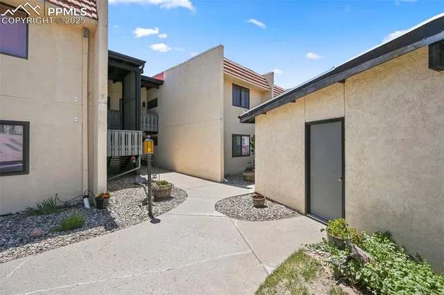 a house view with a outdoor space
