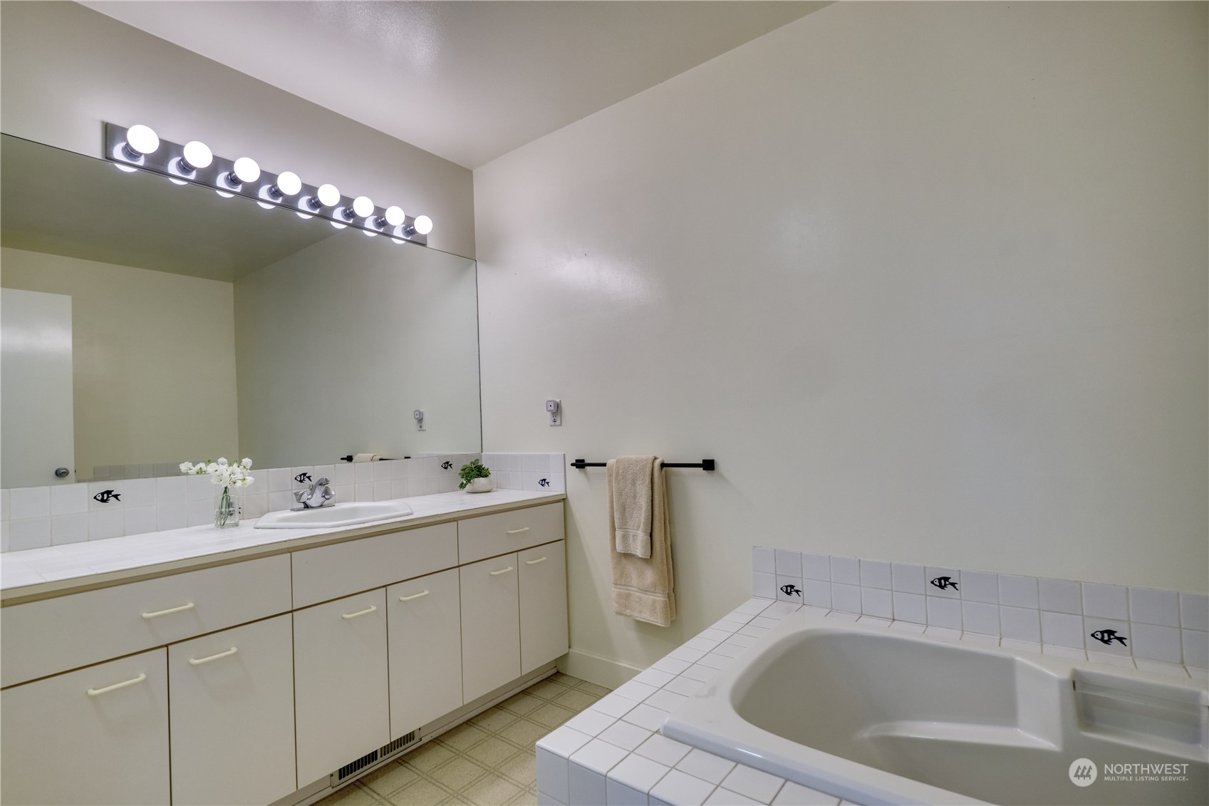 1649 Edwards Drive Point Roberts, WA 98281 - Photo 32 of 40 Gallery Image 32