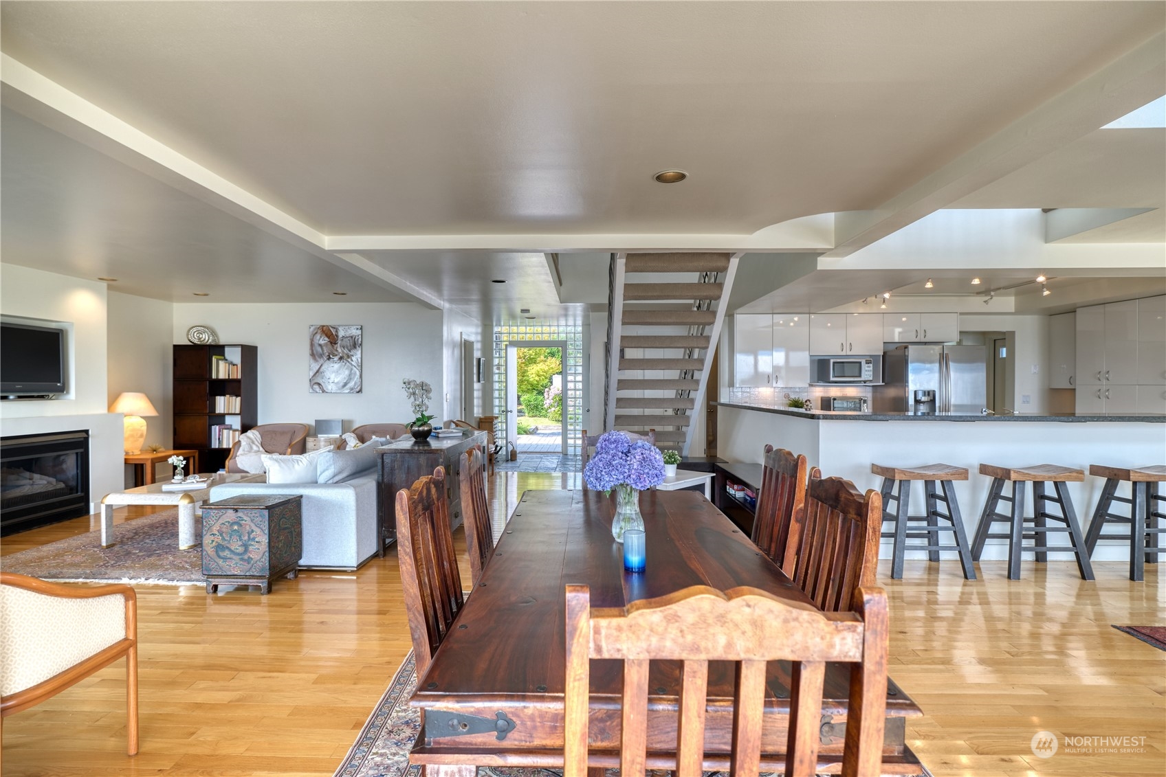1649 Edwards Drive Point Roberts, WA 98281 - Photo 7 of 40 Gallery Image 7