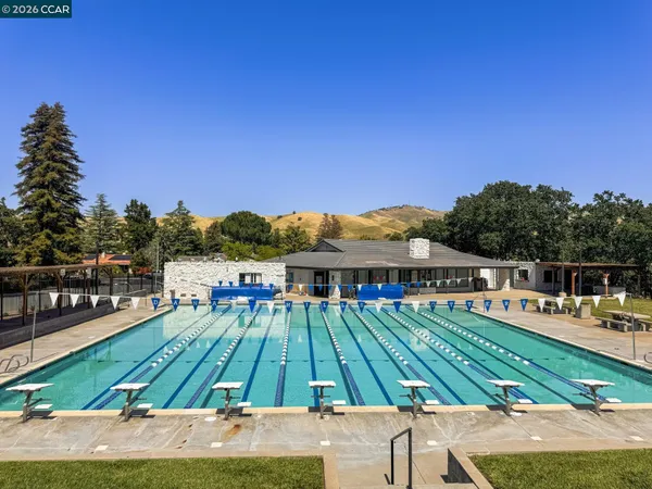 $975,000 | 510 Mt Dell Drive, Clayton, CA 94517