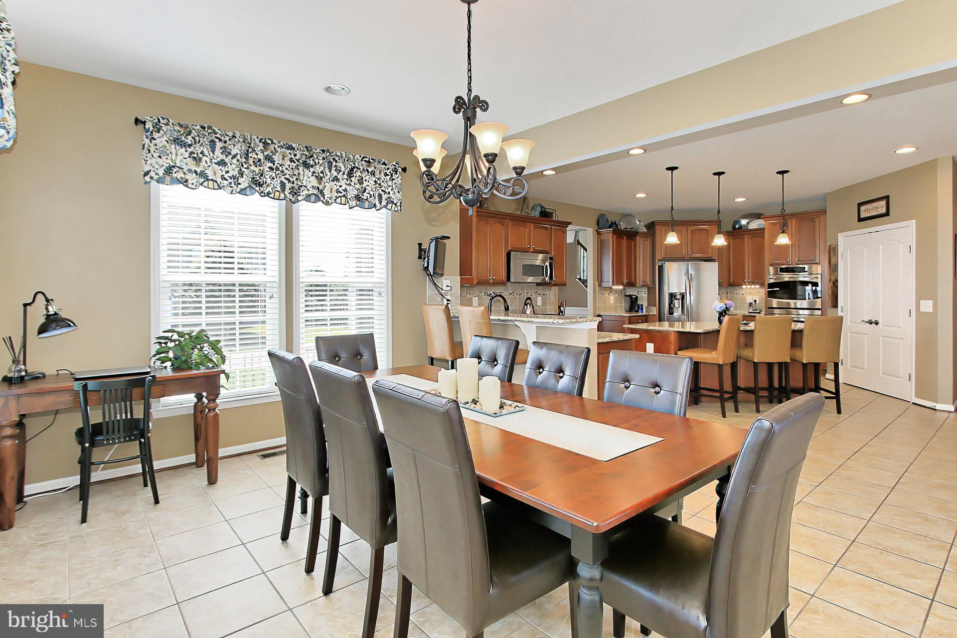 9335 Castle Hill Road Springfield, VA 22153 - Photo 16 of 53 Morning room and kitchen