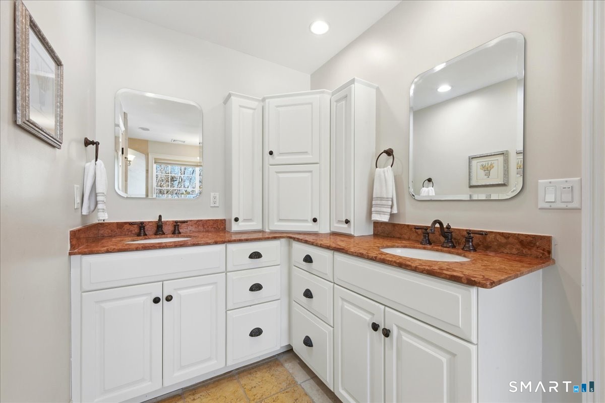 17 Bittersweet Way Stonington, CT 06378 - Photo 25 of 40