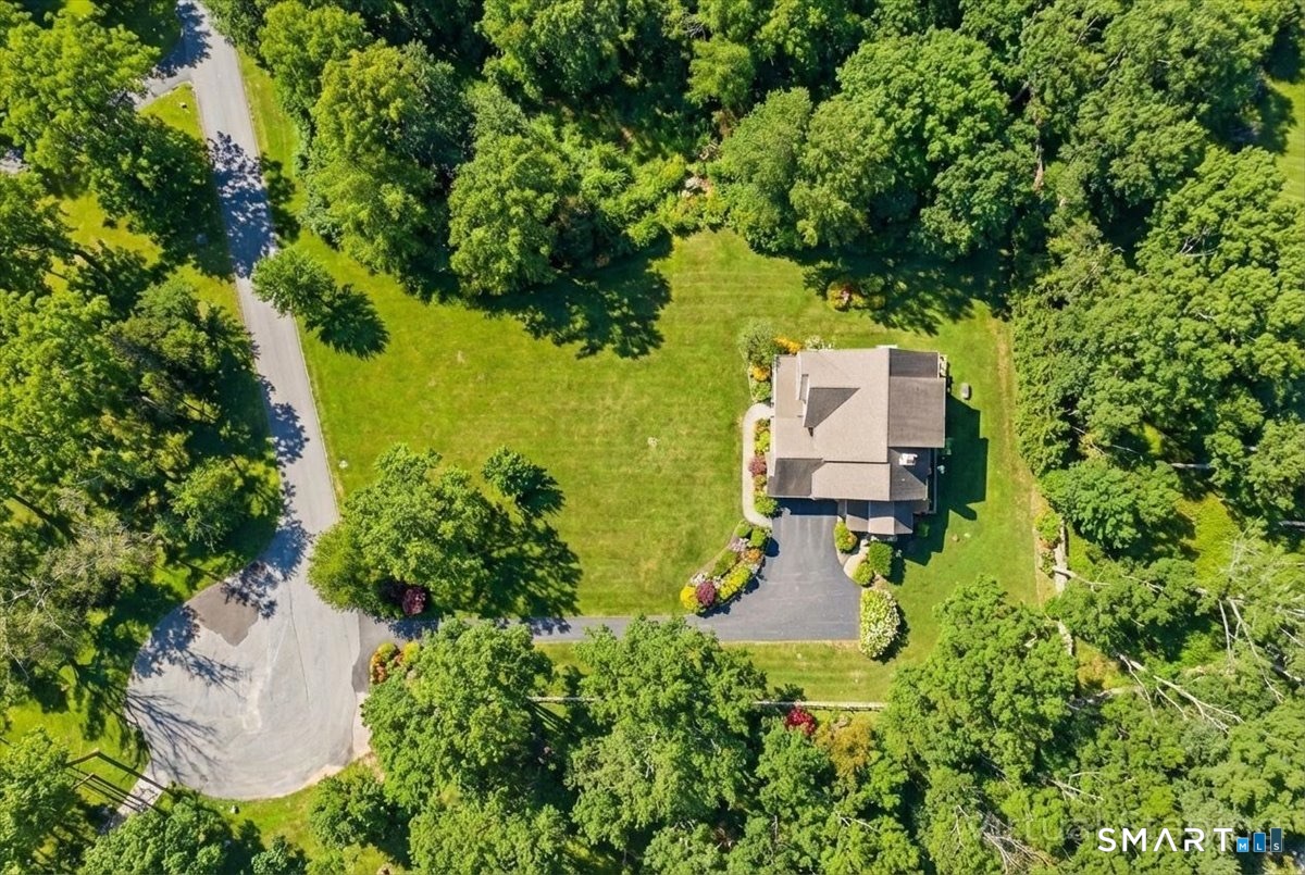 17 Bittersweet Way Stonington, CT 06378 - Photo 4 of 40