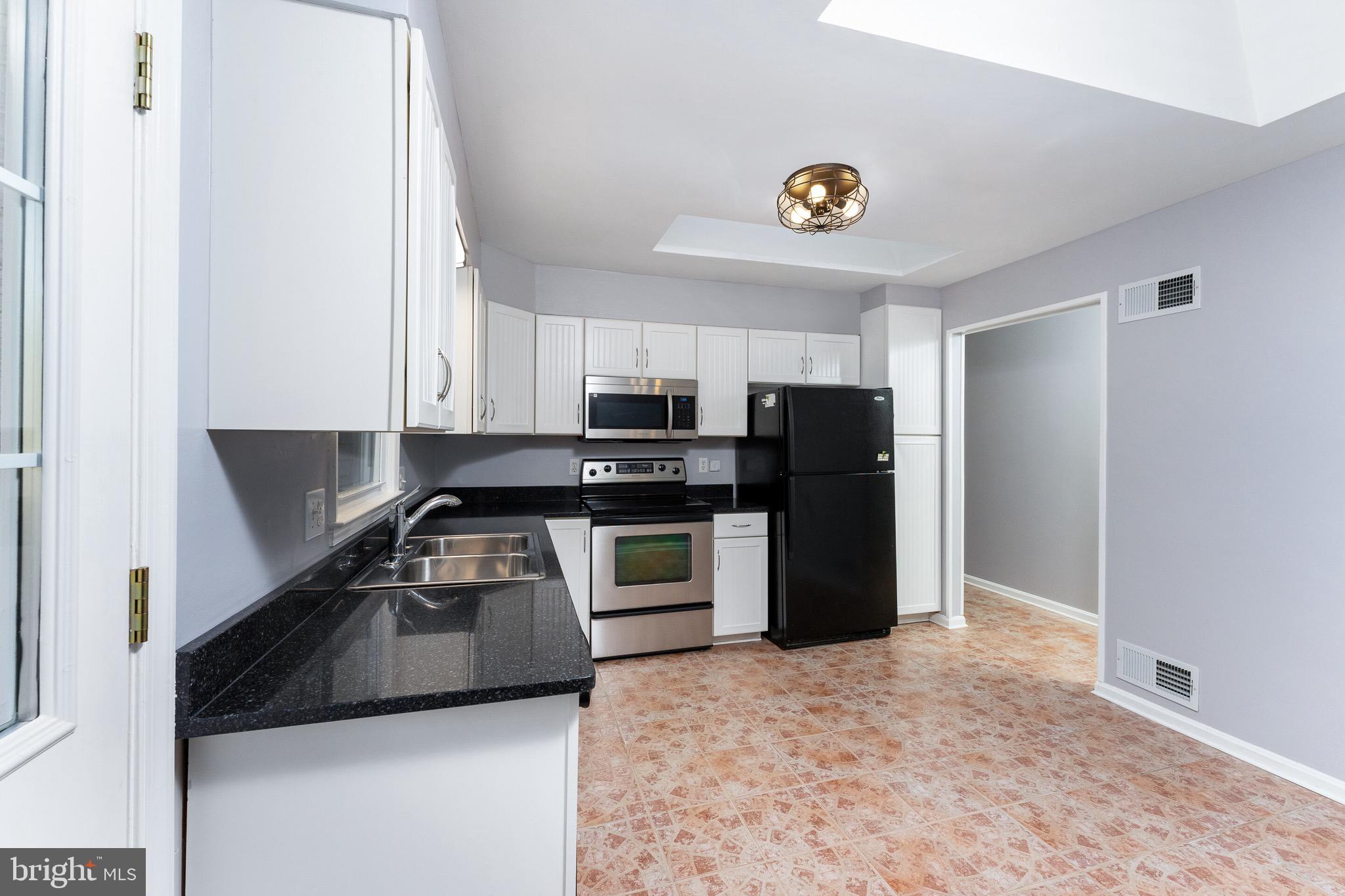 9 Plummer Court Germantown, MD 20876 - Photo 8 of 28