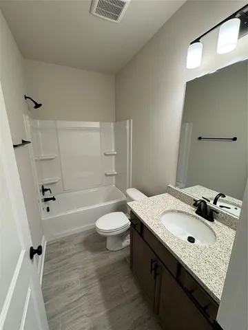 $2,100 | 305 Hendry Drive, Bossier City, LA 71111