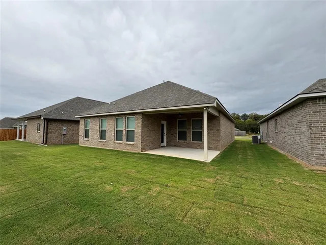 $2,100 | 305 Hendry Drive, Bossier City, LA 71111