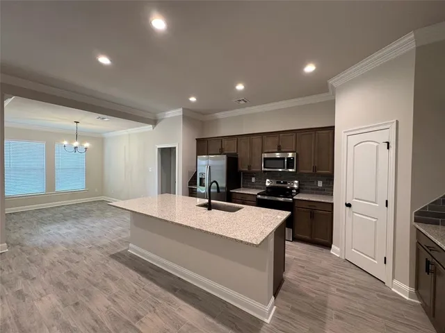 $2,100 | 305 Hendry Drive, Bossier City, LA 71111