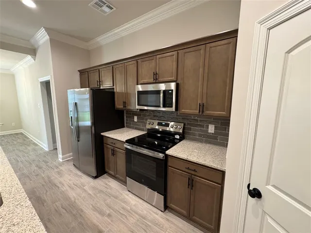 $2,100 | 305 Hendry Drive, Bossier City, LA 71111