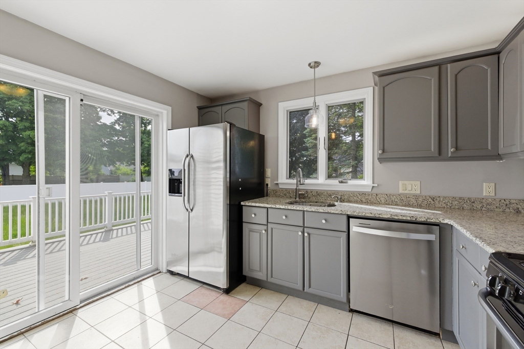 16 Elm Street Reading, MA 01867 - Photo 1 of 42