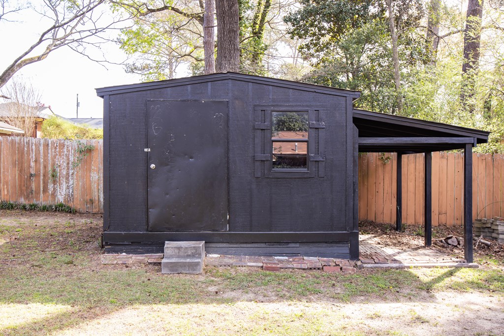 6366 Michael Avenue Columbus, GA 31909 - Photo 37 of 38 a backyard of a house