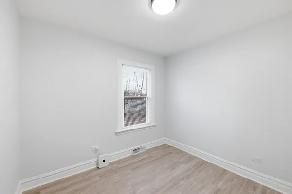 $3,500 | 142 West 103rd Place, Chicago, IL 60628