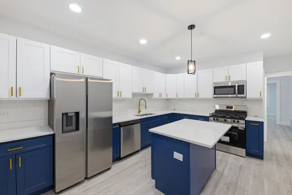 $3,500 | 142 West 103rd Place, Chicago, IL 60628