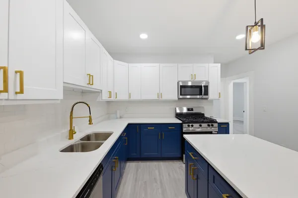 $3,500 | 142 West 103rd Place, Chicago, IL 60628