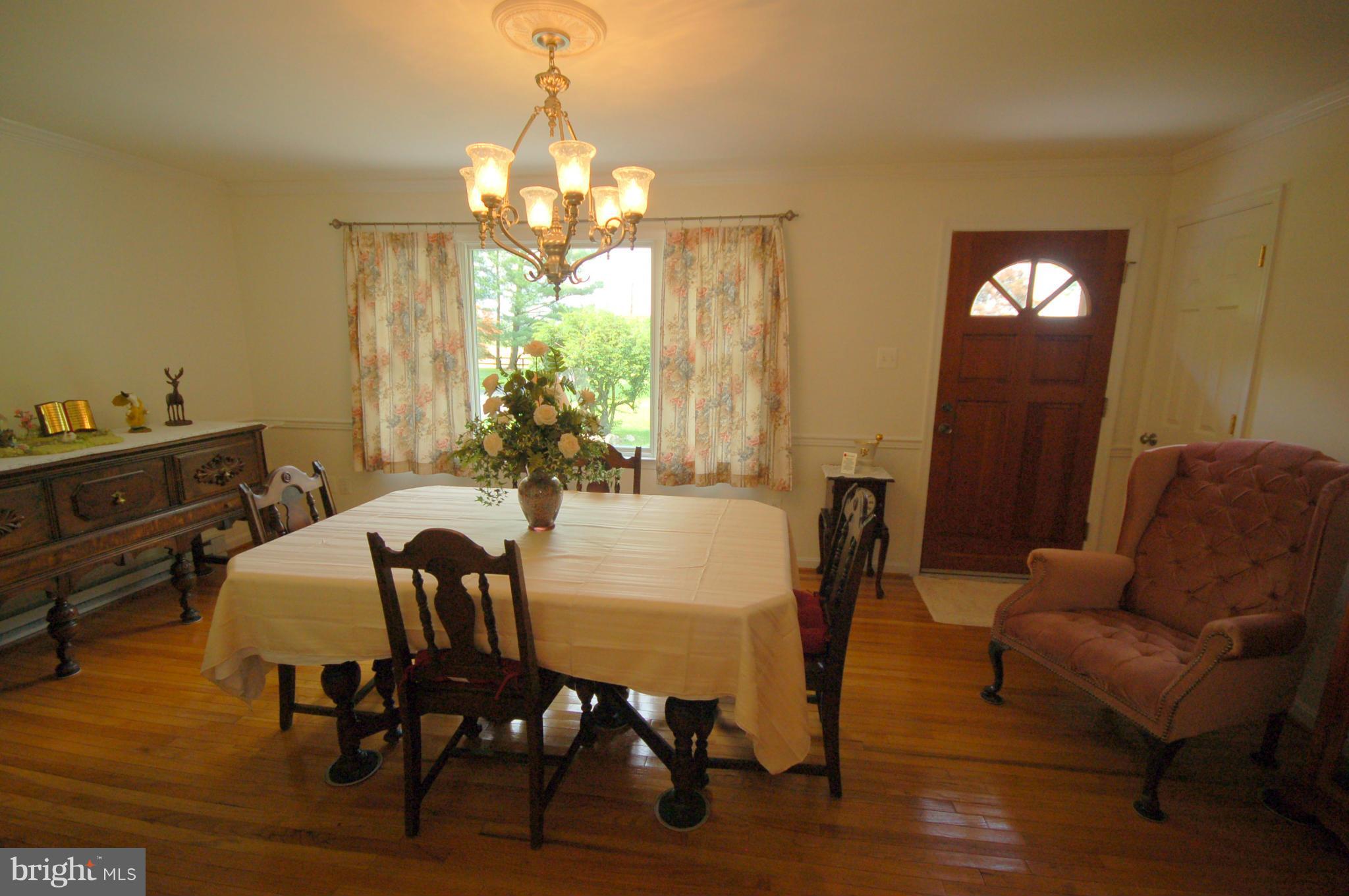 36437 Paxson Road Purcellville, VA 20132 - Photo 2 of 21 Dining Room