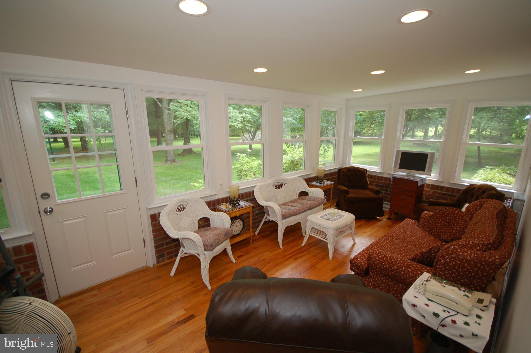 36437 Paxson Road Purcellville, VA 20132 - Photo 11 of 21 Family Room