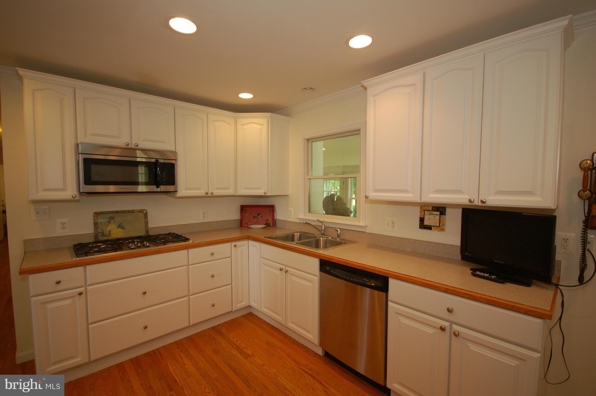 36437 Paxson Road Purcellville, VA 20132 - Photo 6 of 21 Kitchen