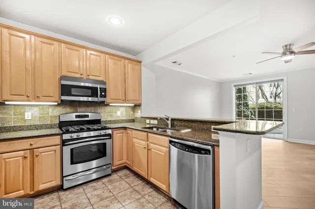 $2,800 | 400 Cameron Station Boulevard, Unit 113, Alexandria, VA 22304