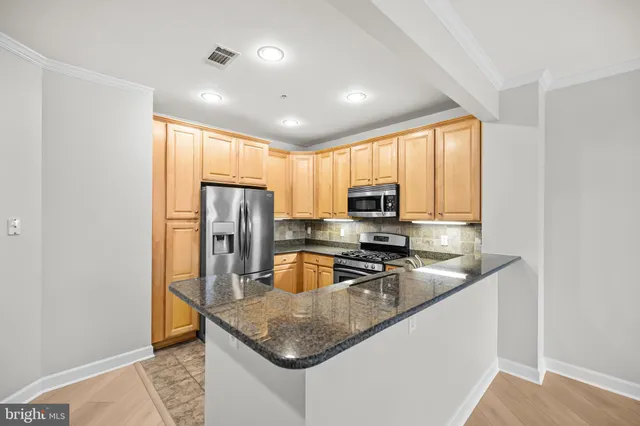 $2,800 | 400 Cameron Station Boulevard, Unit 113, Alexandria, VA 22304