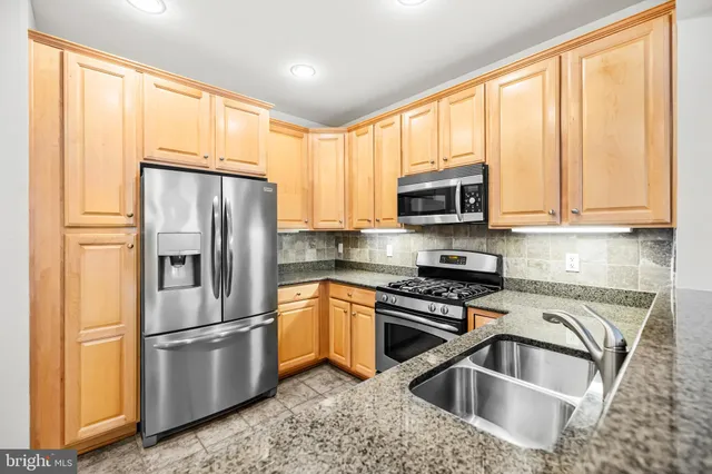 $2,800 | 400 Cameron Station Boulevard, Unit 113, Alexandria, VA 22304