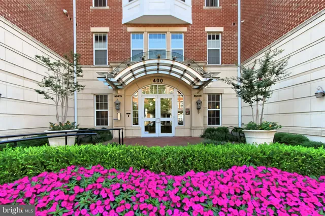 $2,800 | 400 Cameron Station Boulevard, Unit 113, Alexandria, VA 22304