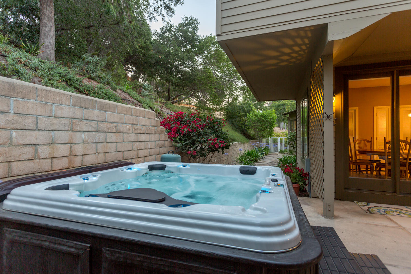 1129 Nirvana Road Santa Barbara, CA 93101 - Photo 22 of 24 BackNight_NirvanaWEB