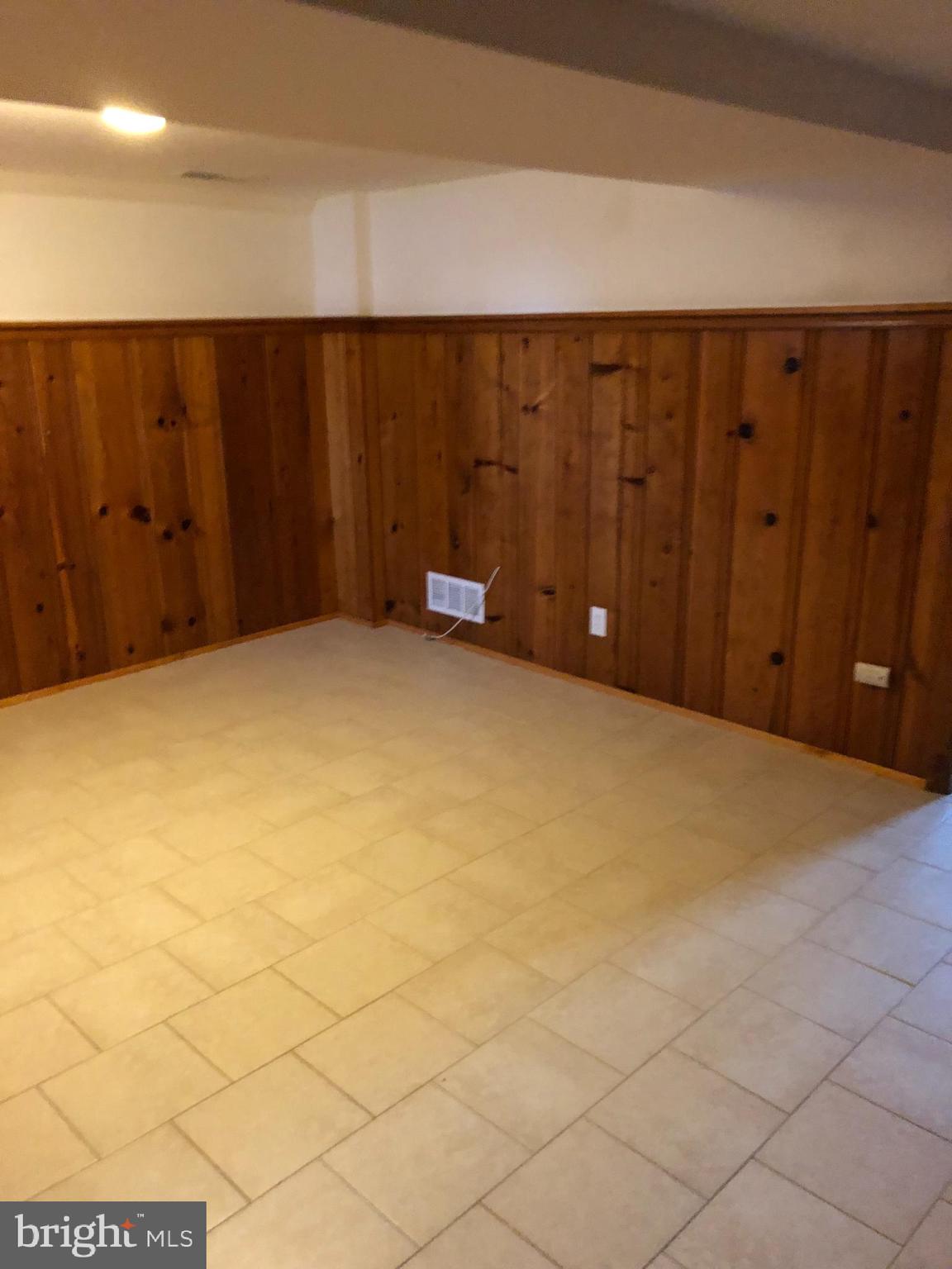 7873 Harold Road Baltimore, MD 21222 - Photo 12 of 17