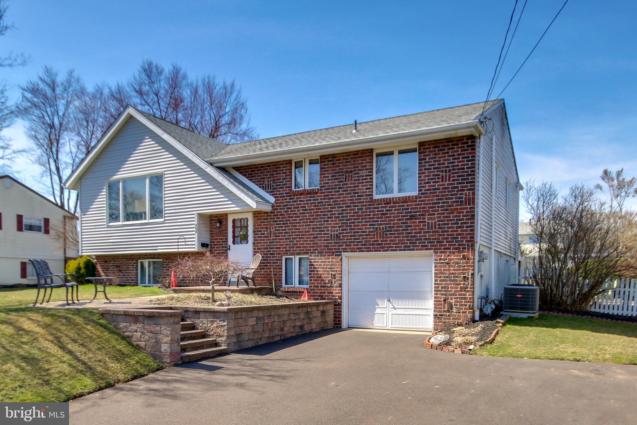 864 Stallion Road Warrington, PA 18976 - Photo 3 of 32 Gallery Image 3