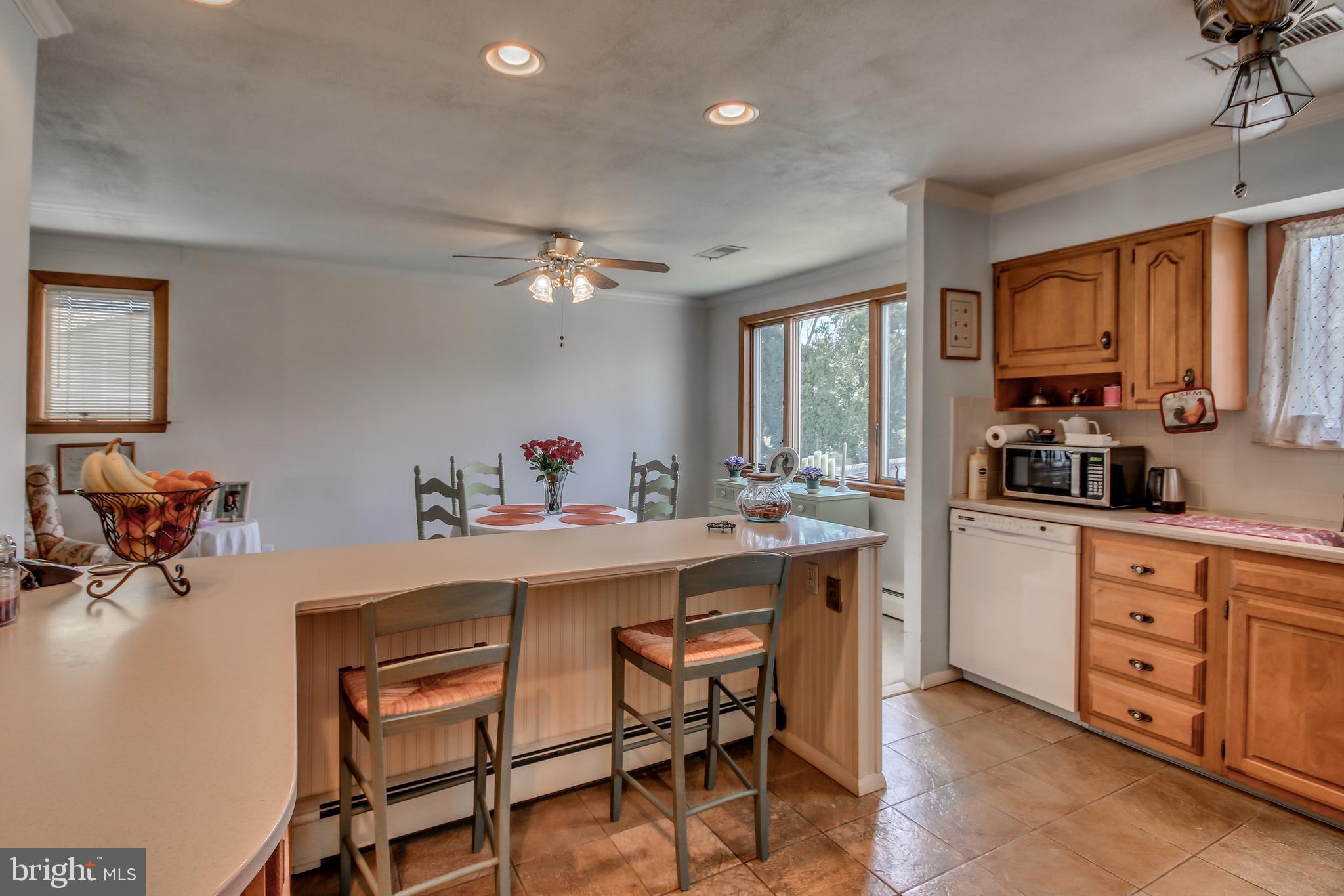 864 Stallion Road Warrington, PA 18976 - Photo 10 of 32 Gallery Image 10