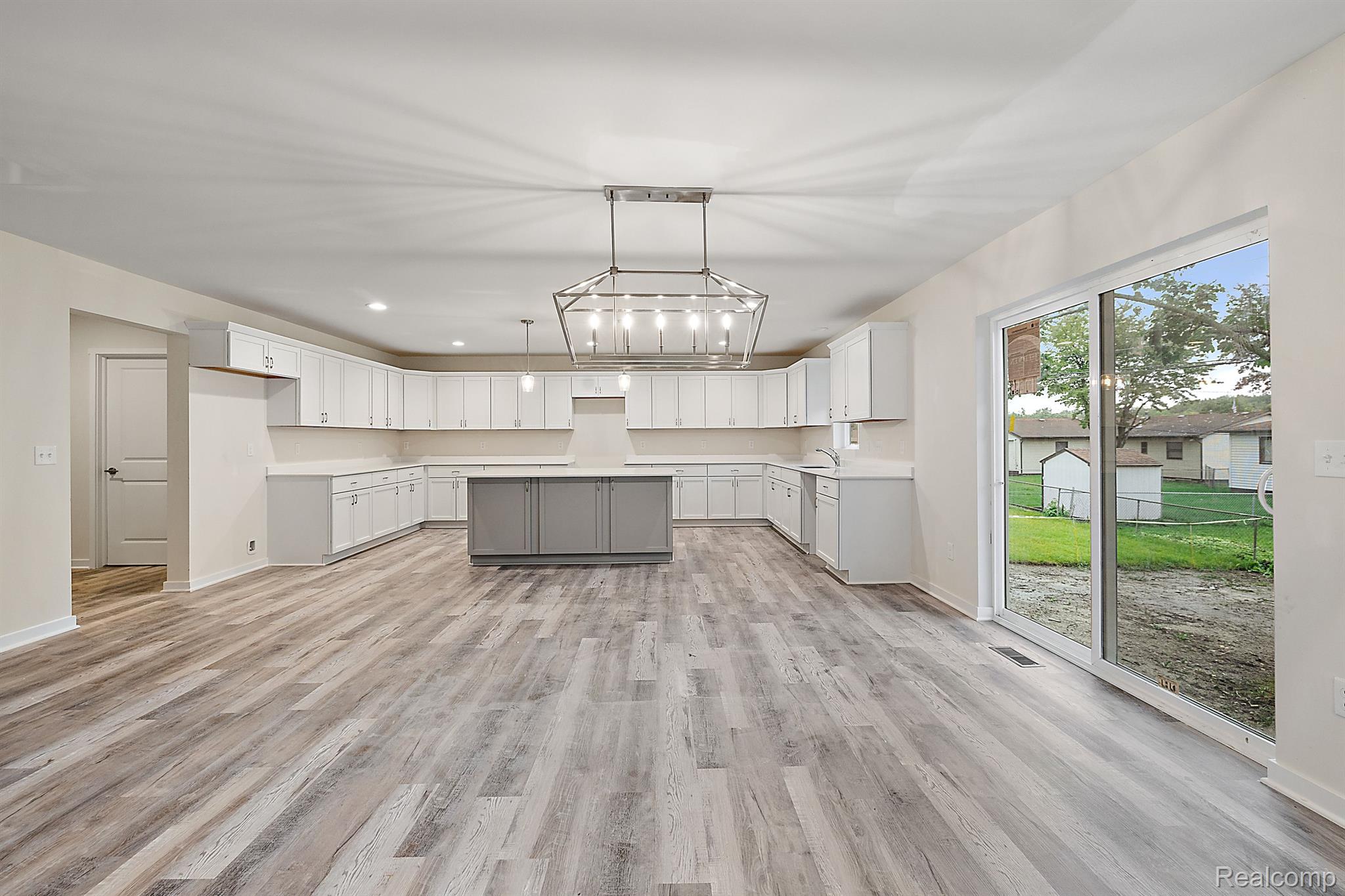 2829 Walsh Drive Rochester, MI 48309 - Photo 12 of 40 Gallery Image 12