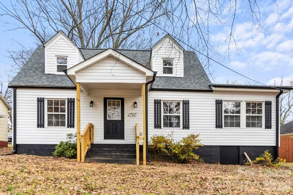 $1,700 | 1707 Wilson W Lee Boulevard, Statesville, NC 28677