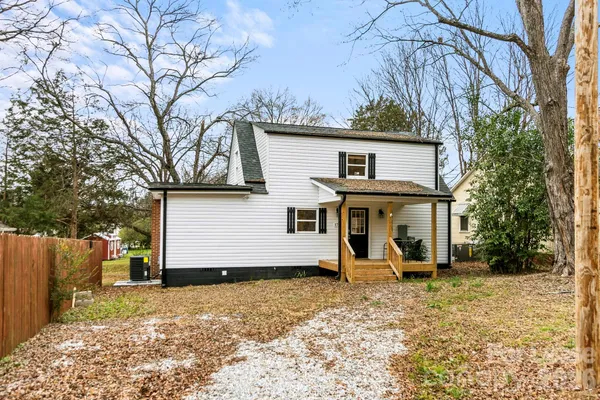 $1,700 | 1707 Wilson W Lee Boulevard, Statesville, NC 28677