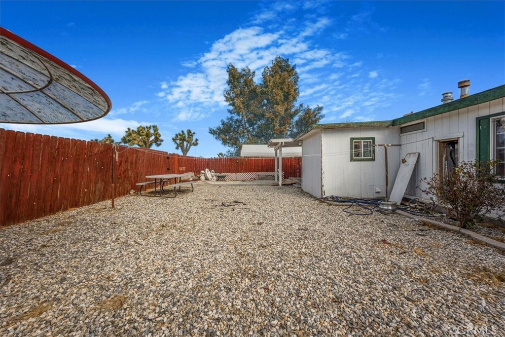 13378 Paramount Road Phelan, CA 92371 - Photo 39 of 43