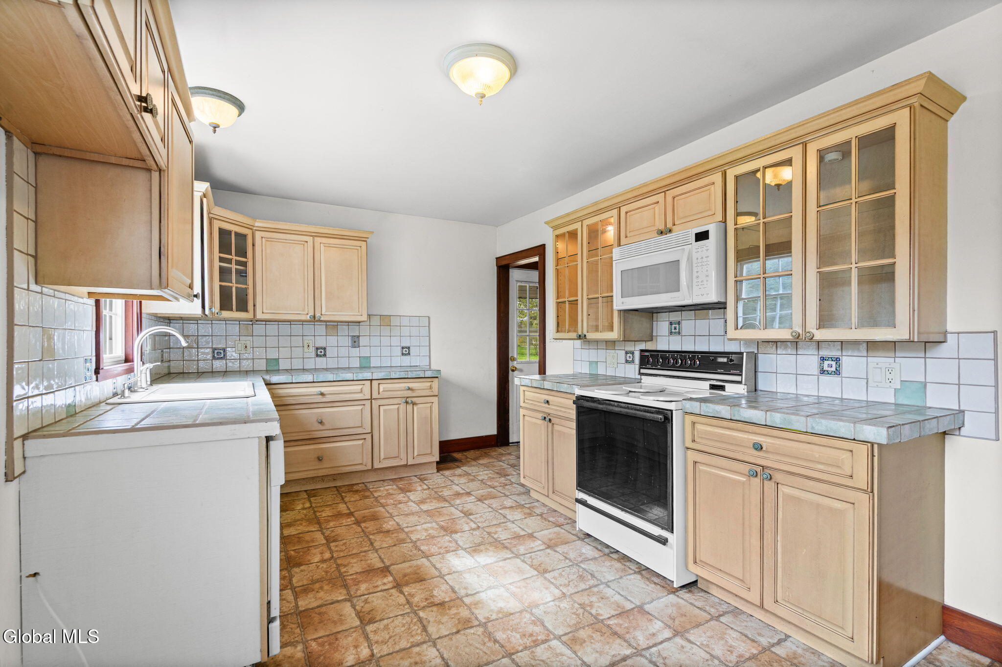926 Saratoga Road Ballston, NY 12019 - Photo 13 of 46 53-web-or-mls-926-saratoga-rd
