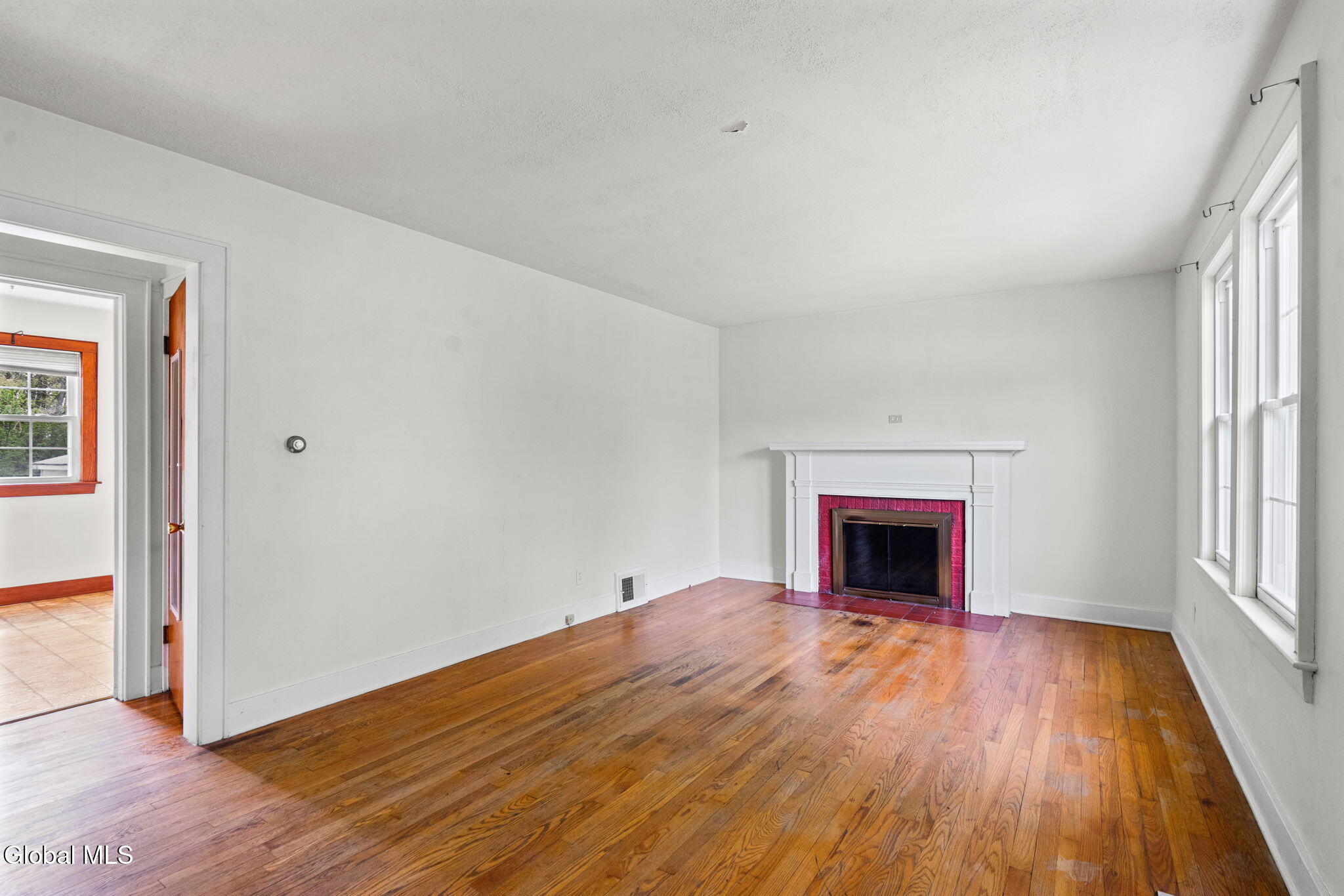 926 Saratoga Road Ballston, NY 12019 - Photo 17 of 46 24-web-or-mls-926-saratoga-rd