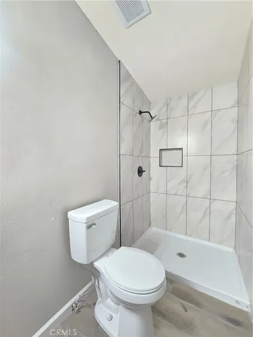 $2,500 | 44309 Date, Lancaster, CA 93534