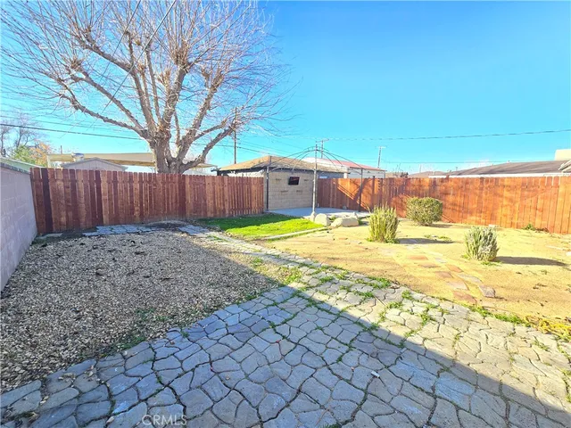 $2,500 | 44309 Date, Lancaster, CA 93534