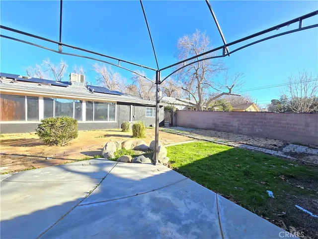 $2,500 | 44309 Date, Lancaster, CA 93534