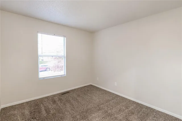 $1,875 | 14805 East Nickell Avenue, Independence, MO 64050