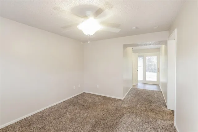 $1,875 | 14805 East Nickell Avenue, Independence, MO 64050