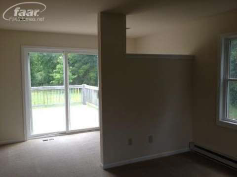 8404 Green Road Fenton, MI 48430 - Photo 3 of 13 20416679-2.JPG
