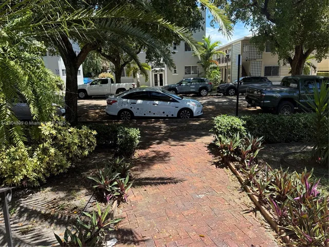 $240,000 | 223 Calabria Avenue, Unit 10, Coral Gables, FL 33134