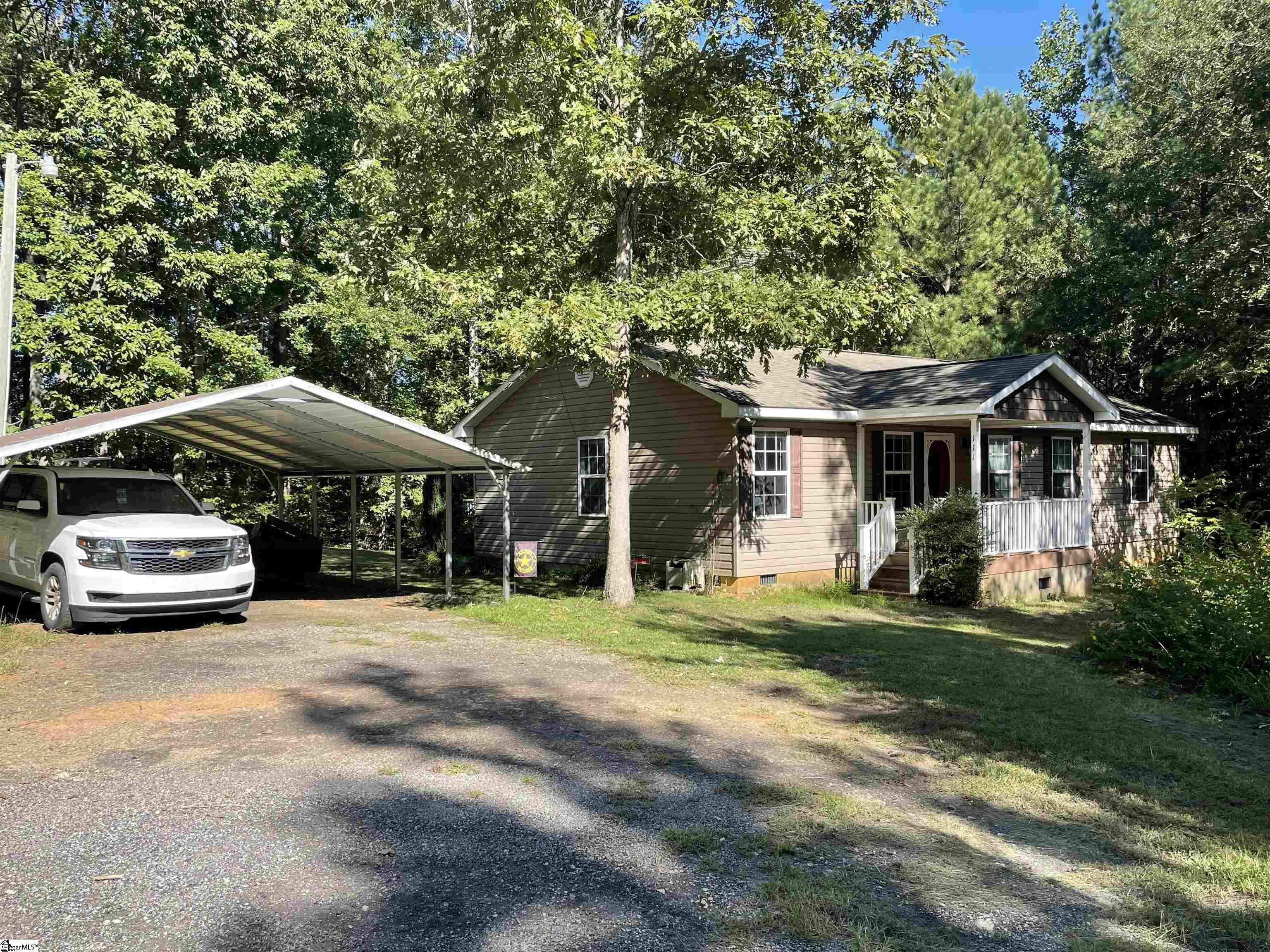 111 Chauga Road Westminster, SC 29693 - Photo 2 of 50