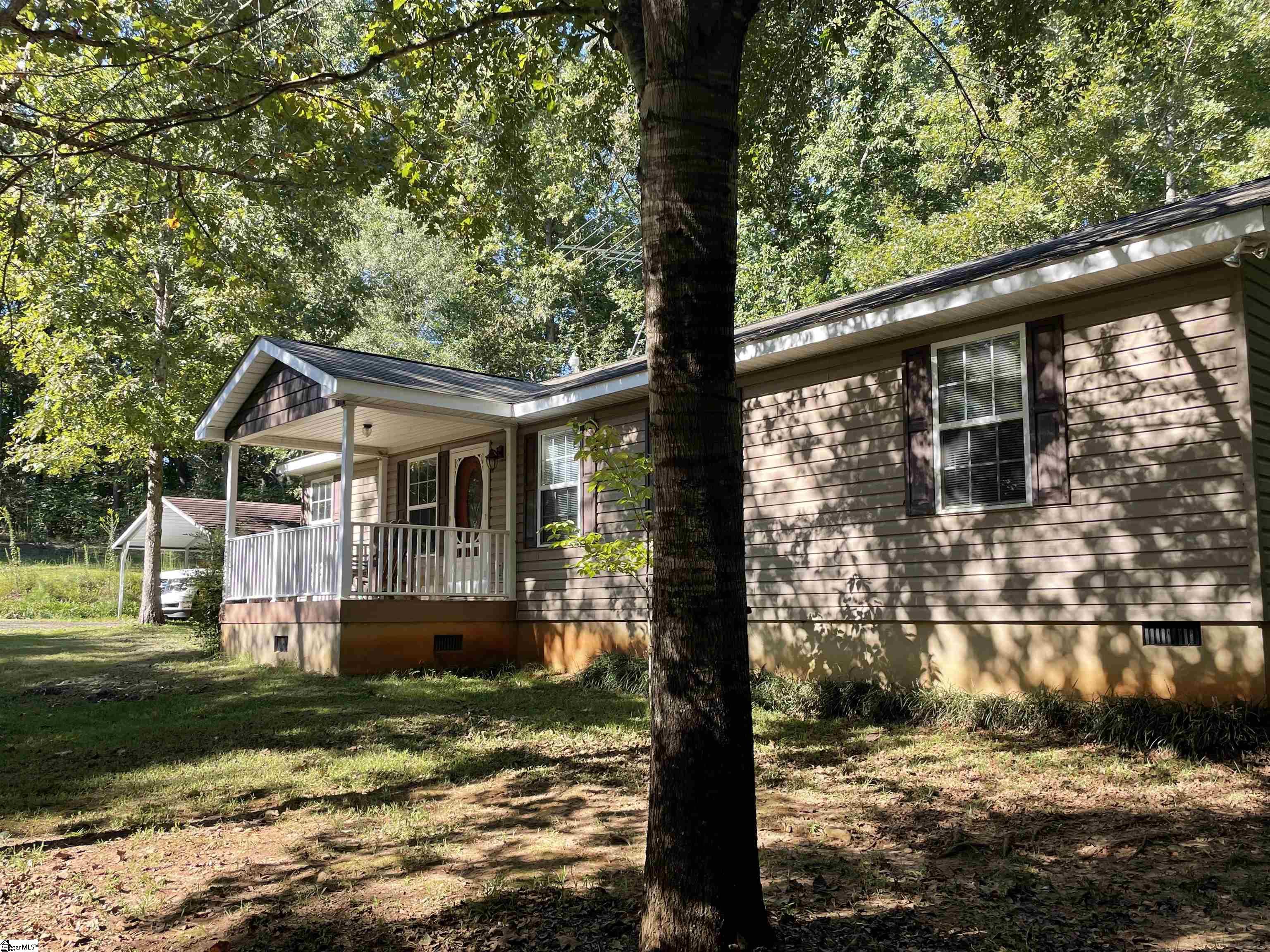 111 Chauga Road Westminster, SC 29693 - Photo 4 of 50