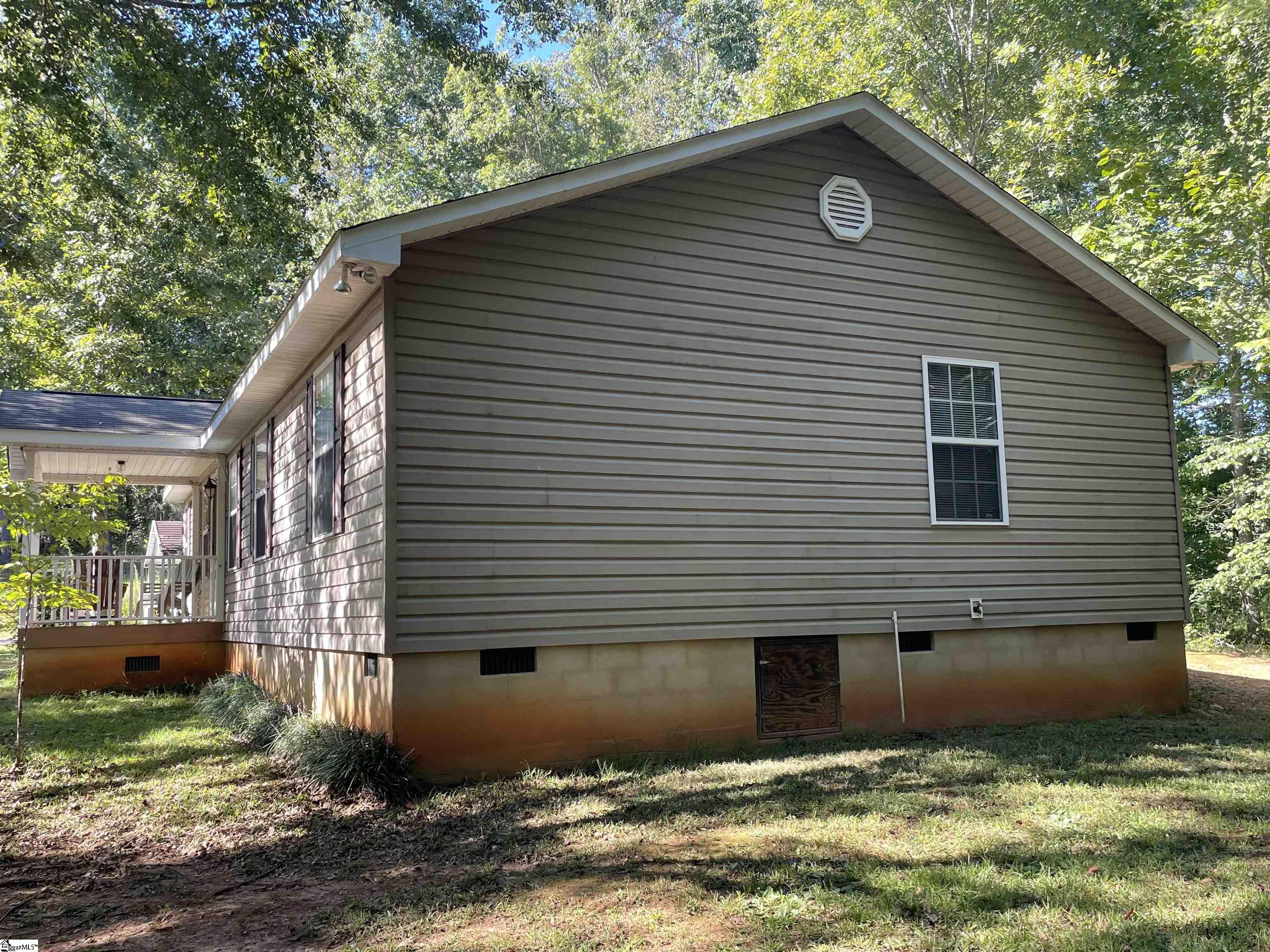 111 Chauga Road Westminster, SC 29693 - Photo 5 of 50