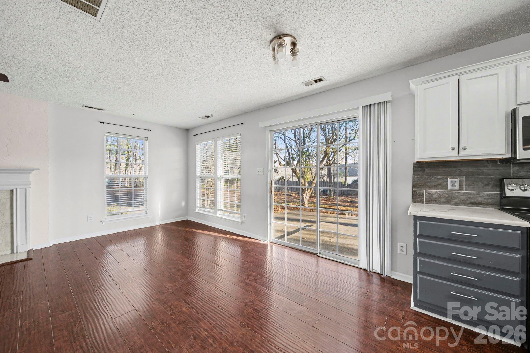 4215 Suttle Place Matthews, NC 28104 - Photo 10 of 37